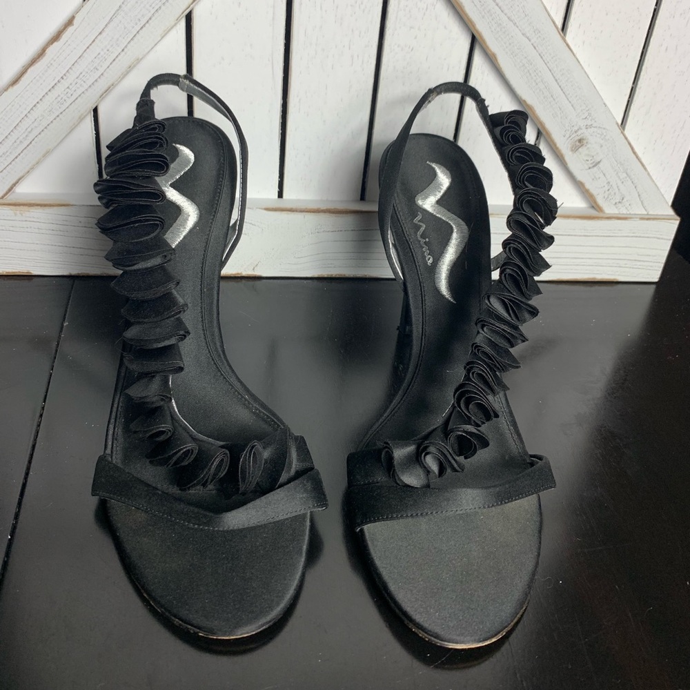 Black dress shoes